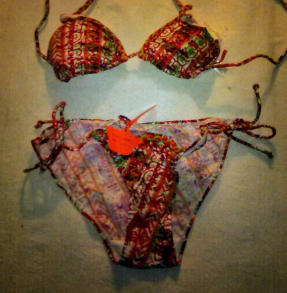 SUMMER BIKINI 👙 - Picture 1 of 4